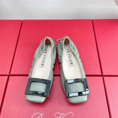 Roger Vivier flat shoes